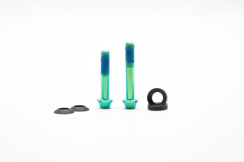 Oak Components Titanium Bolt Kit, M6 x 30mm, M6 x 35mm Length, 2 pieces, Green (For 20/23mm Brake Adapter)