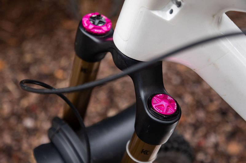 Oak Components Forkcap Air, Pink (Fits suspension fork air valve)