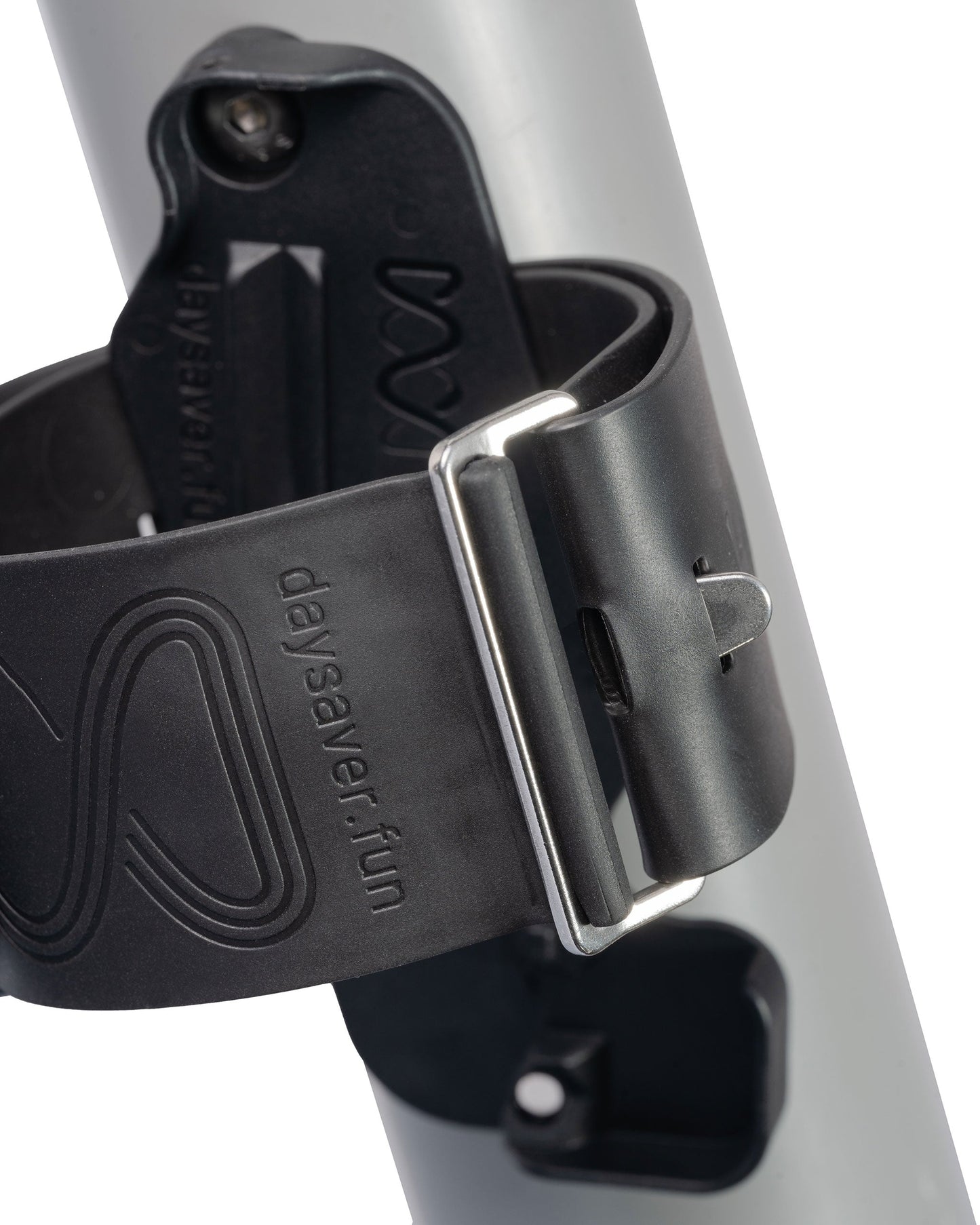 Daysaver Cradle Mount Detail on bike closed