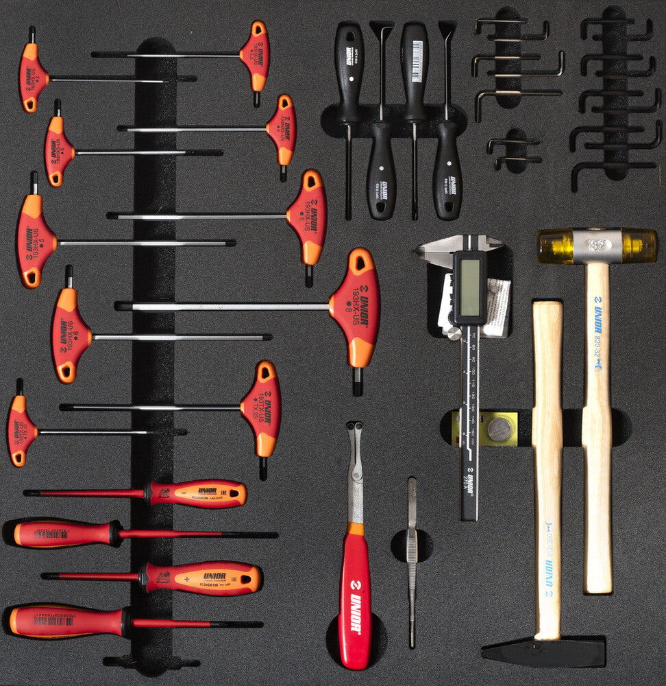 Set Of Tools In Tray 1 2600D