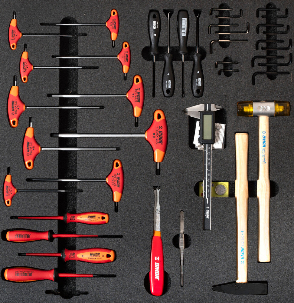 Set of tools in tray 1 2600d