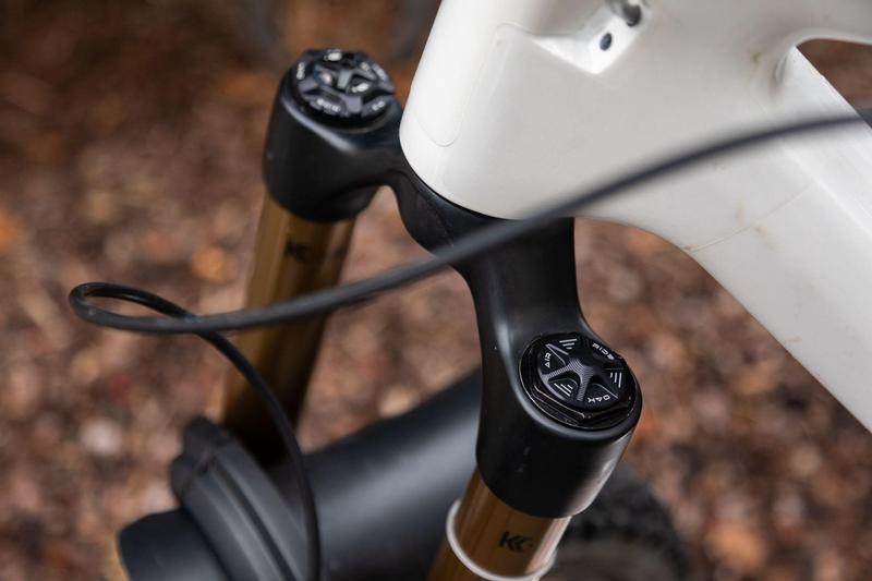Oak Components Forkcap Air, Black (Fits suspension fork air valve)