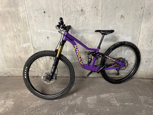 Knolly Fugitive — Small | Consignment