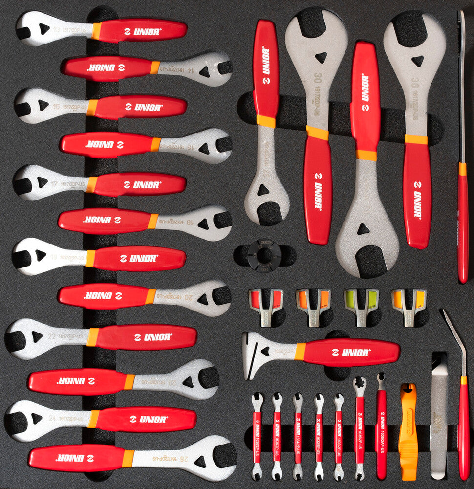 Set of tools in tray 3 for 2600A and 2600C - Wheel tools