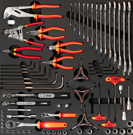 Set of tools in tray 4 for 2600A and 2600C - Torque tools and pliers