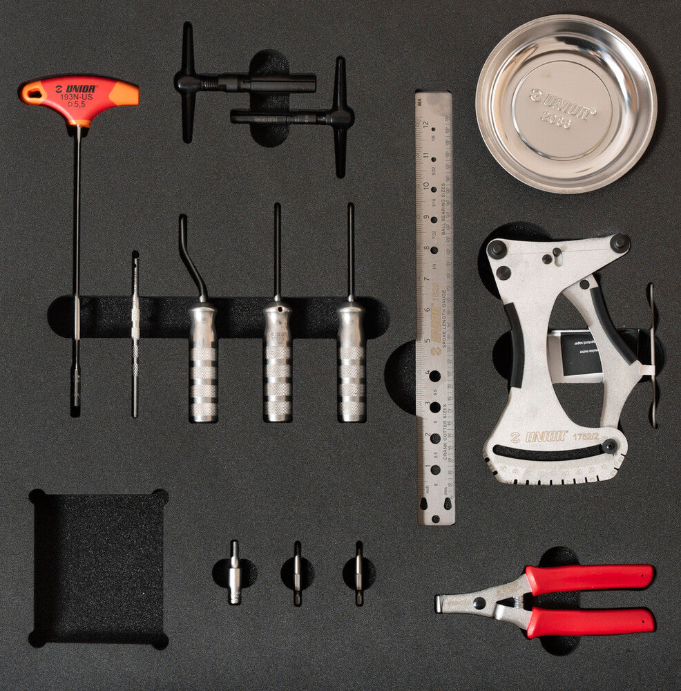 Set of tools in tray 1 2600c wheel building