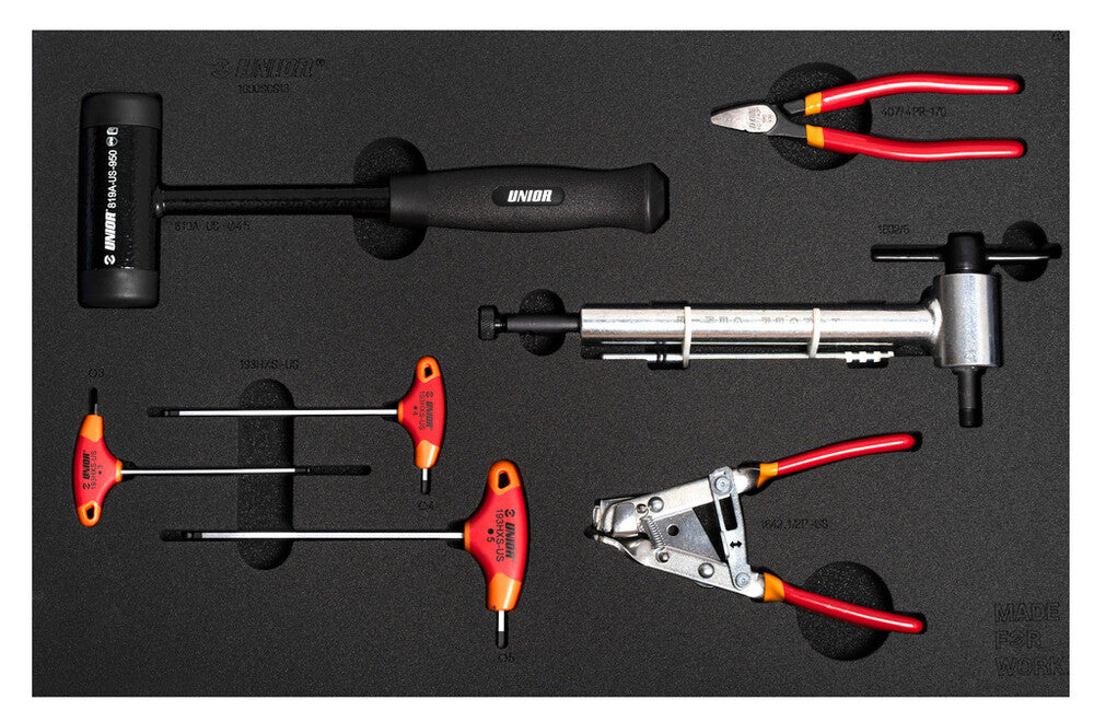 Set of tools in tray 1600SOS21