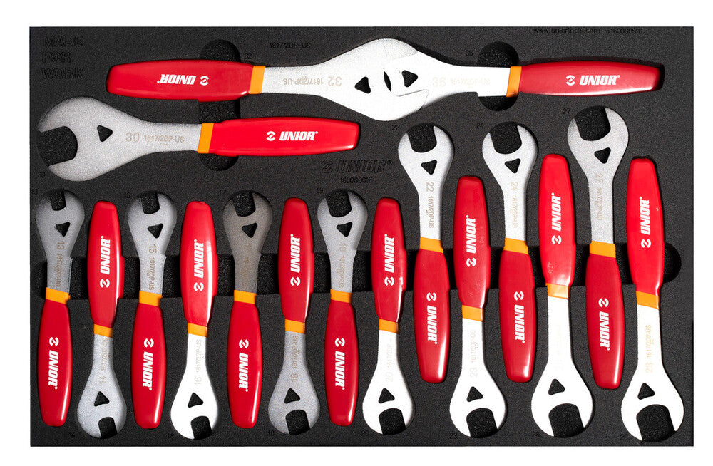 Set of tools in tray 1600SOS24