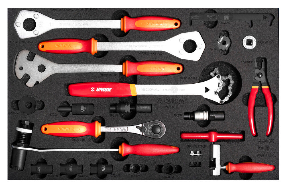 Set of tools in tray 1600SOS25