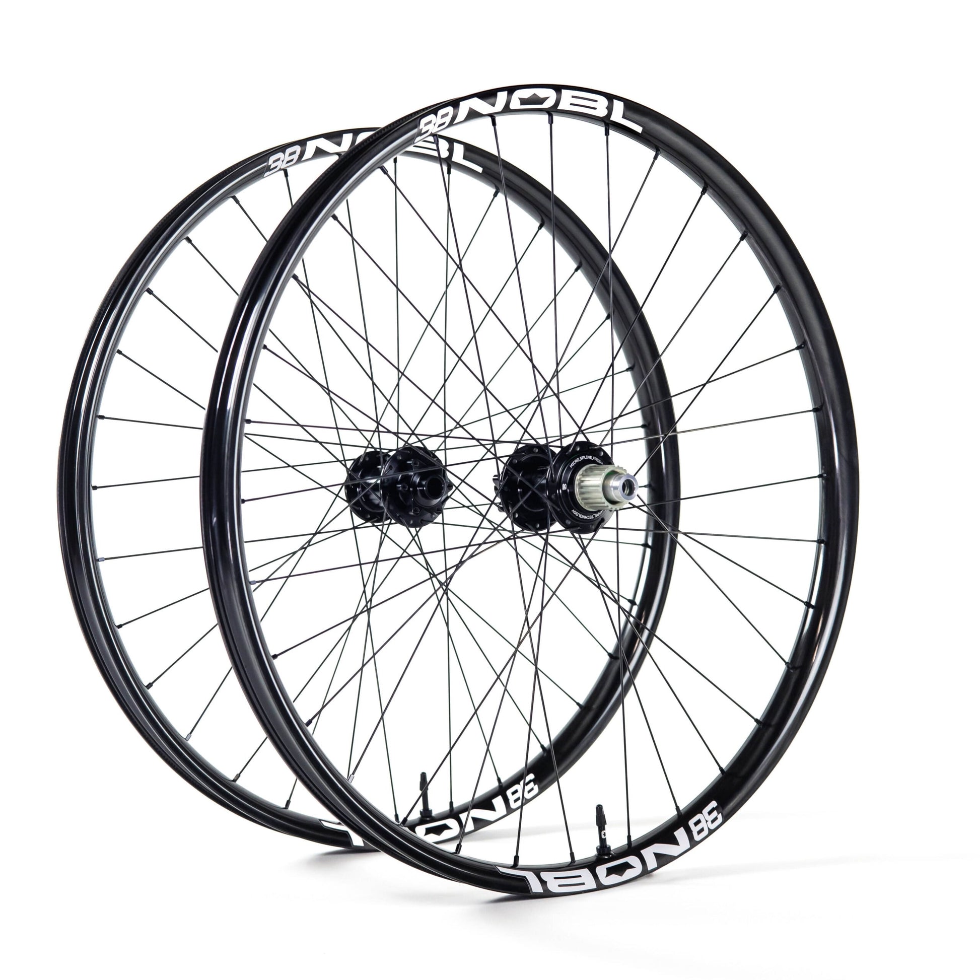 NOBL Signature 38 Wheelset Hope Pro 5